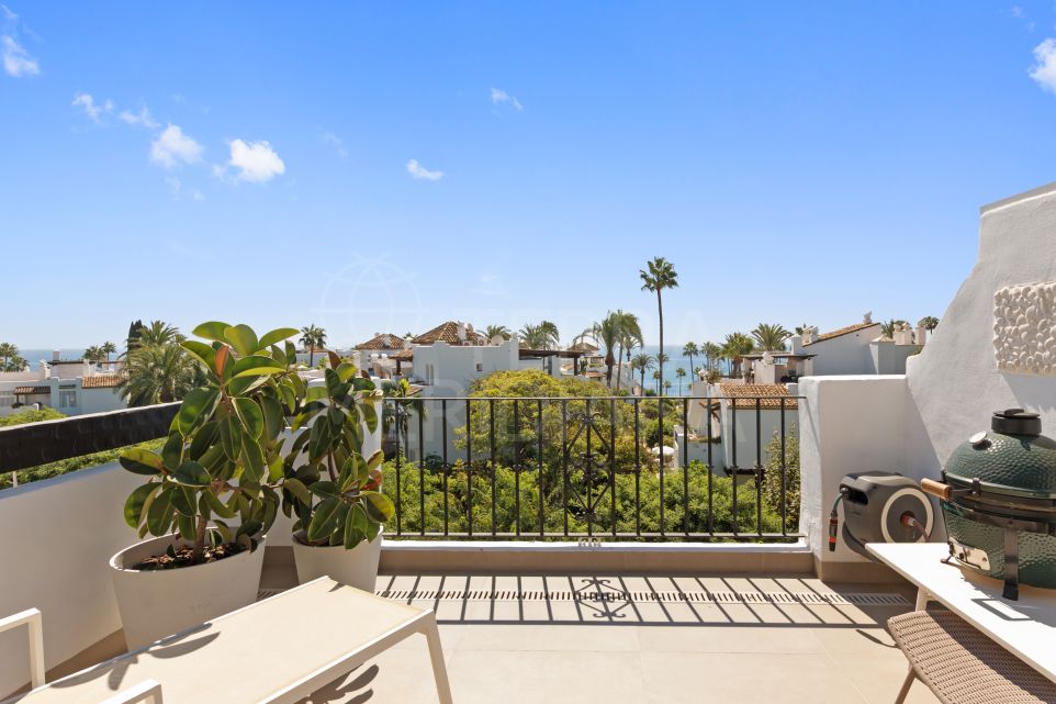 Ático dúplex de lujo exquisitamente renovado en Alcazaba Beach, Estepona