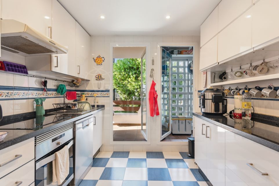 Élégant appartement de 3 chambres avec vue sur la piscine à Selwo Hills