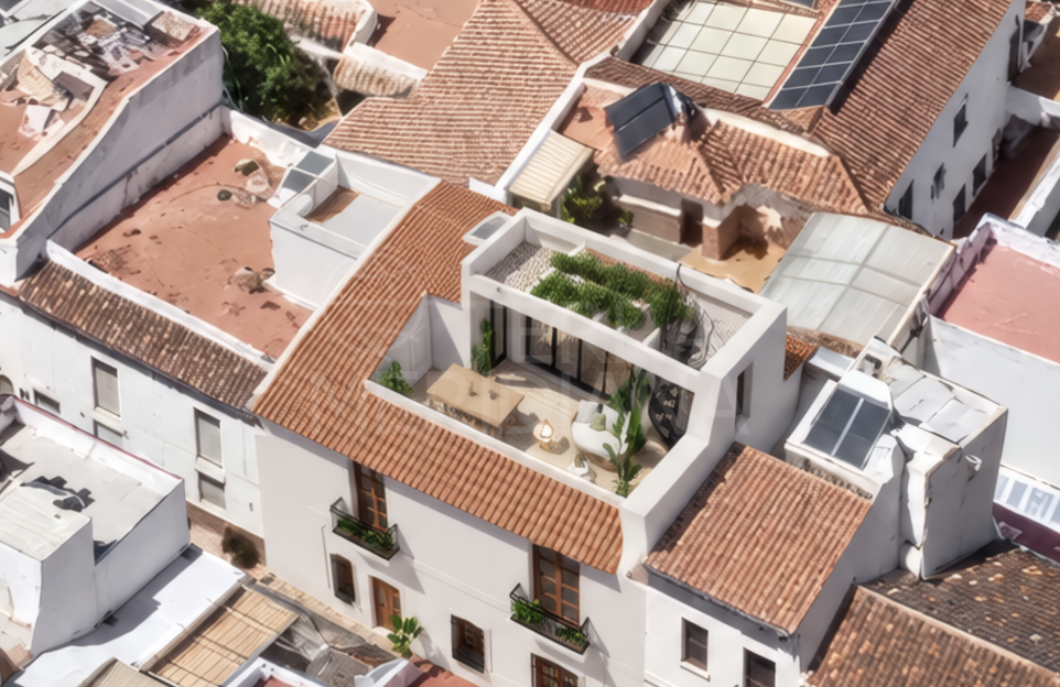 Stunning New-build Townhouse Opportunity in the heart of Estepona Old Town