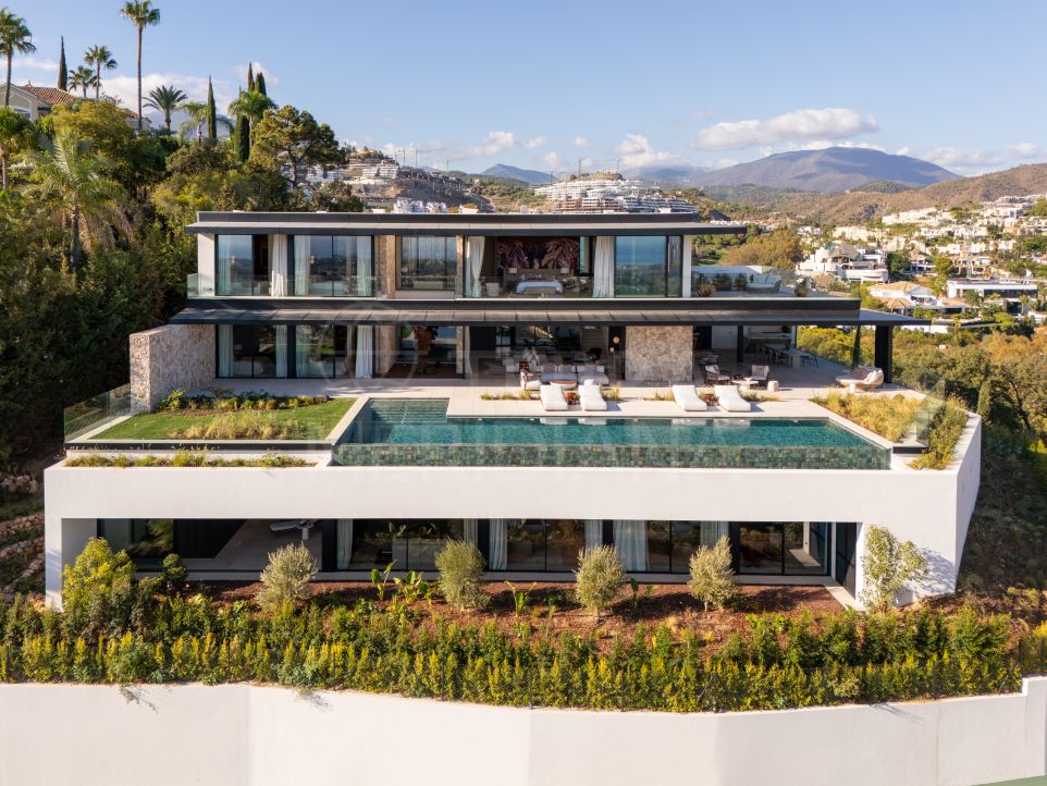 Impresionante villa de lujo de 8 dormitorios a estrenar con vistas al mar en venta en Benahavís