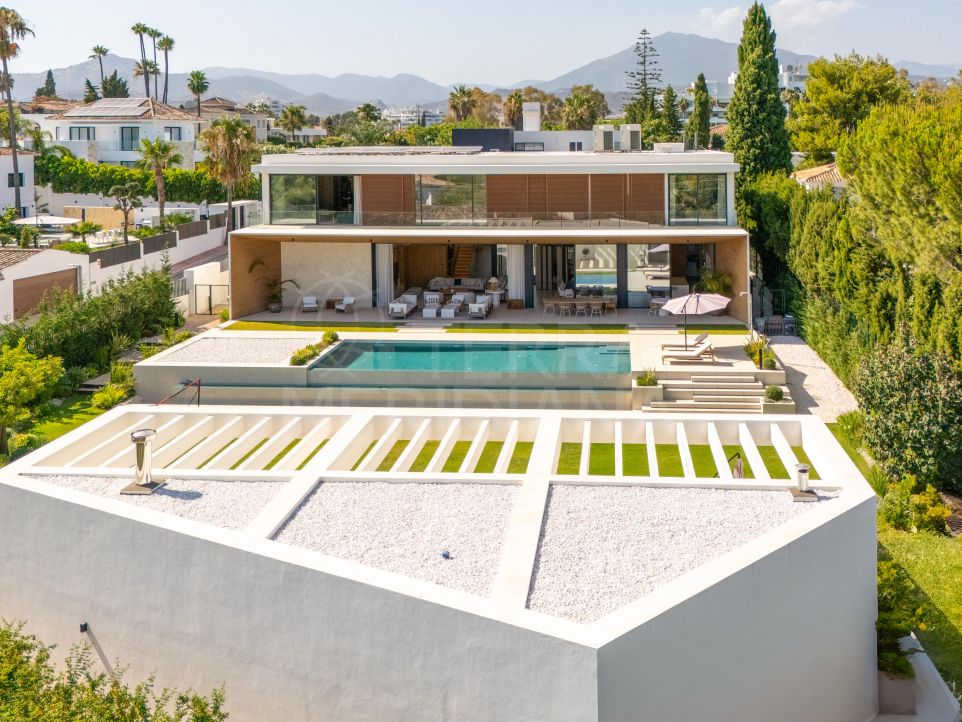 Chef-d'œuvre moderne à vendre à Guadalmina Alta