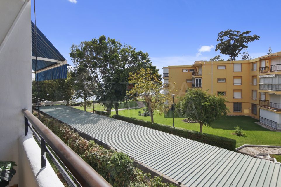 Apartamento de un dormitorio en primera línea de playa en la Nueva Milla de Oro de Estepona