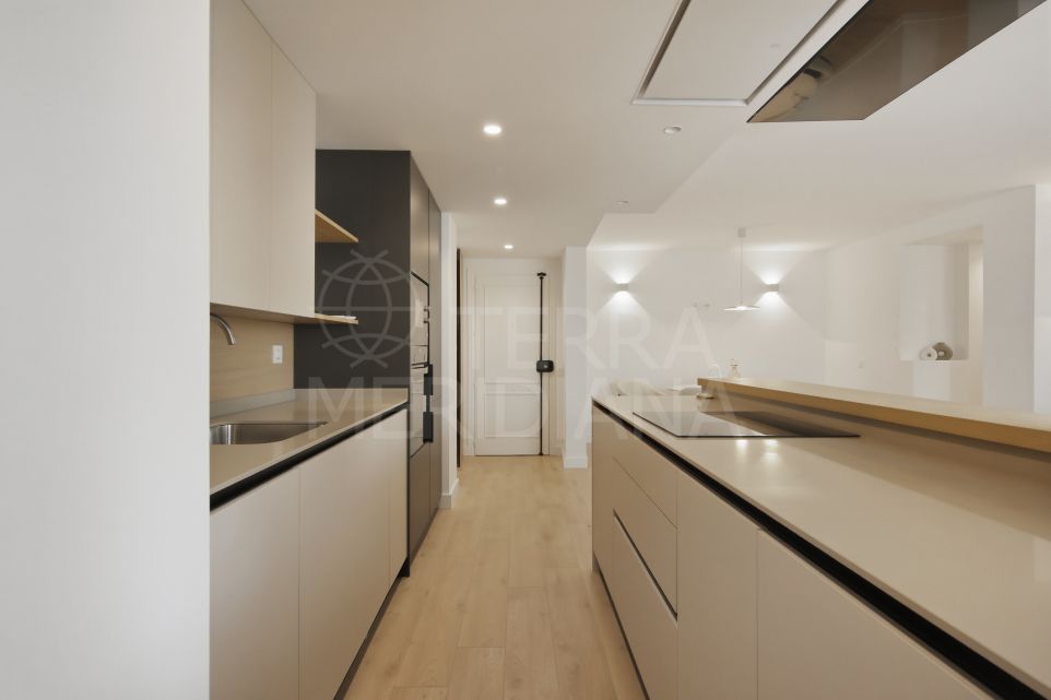 Appartement moderne de deux chambres dans un emplacement central privilégié à Marbella