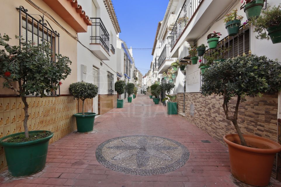 Townhouse to Renovate in Estepona Old Town with Potential to Expand to 170m²