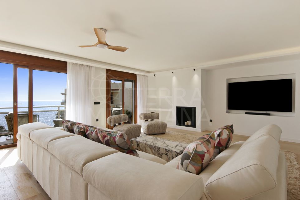 Exquisite 3 Bedroom Beachfront Penthouse For Sale in the heart of Estepona