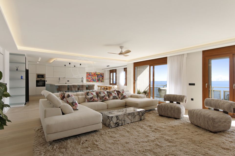 Exquisite 3 Bedroom Beachfront Penthouse For Sale in the heart of Estepona