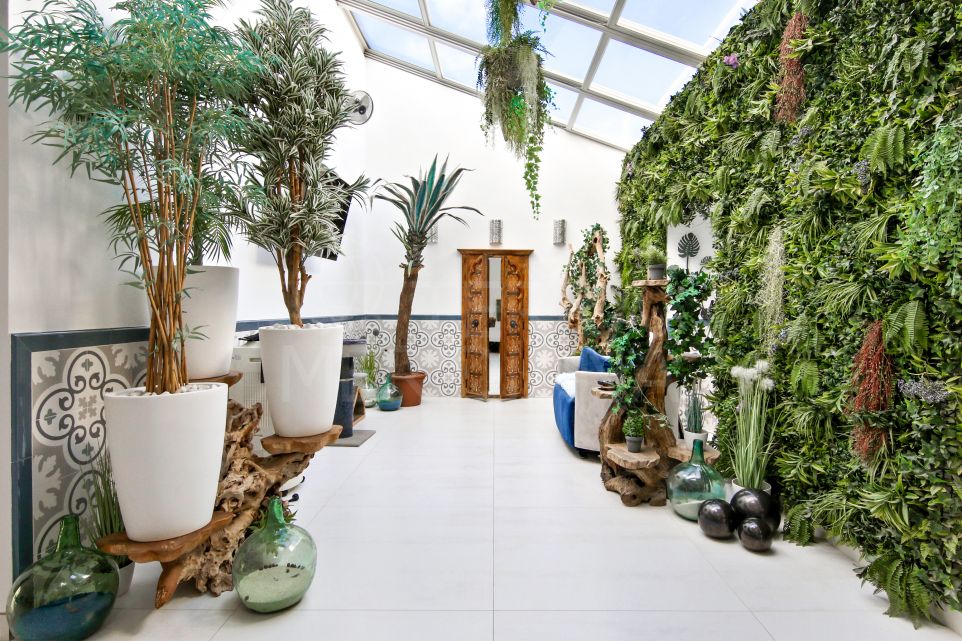 Stunning refurbished 4 bed townhouse with pool and guest apartment for sale in Estepona's Old Town