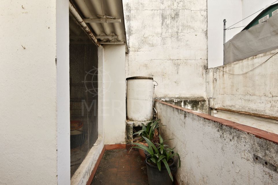 Возможность для реновации в самом сердце Старого города Эстепоны