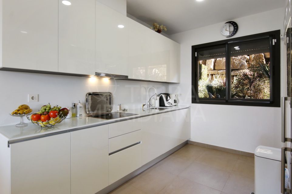 Superbe maison de ville de trois chambres avec vue panoramique sur la mer