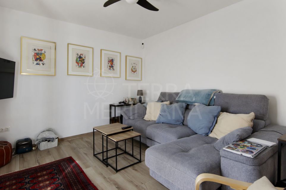 Encantadora casa adosada de dos dormitorios a pasos de la playa en el casco antiguo de Estepona