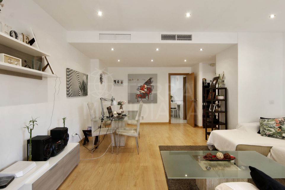 Appartement spacieux au premier étage avec jardin privé de 230 m² à Selwo, Estepona