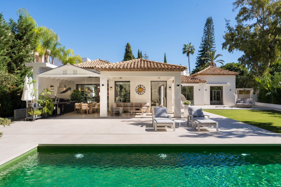 Villa contemporaine élégante de 5 chambres à vendre à La Cerquilla, Nueva Andalucía