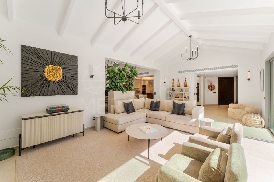 Villa contemporaine élégante de 5 chambres à vendre à La Cerquilla, Nueva Andalucía