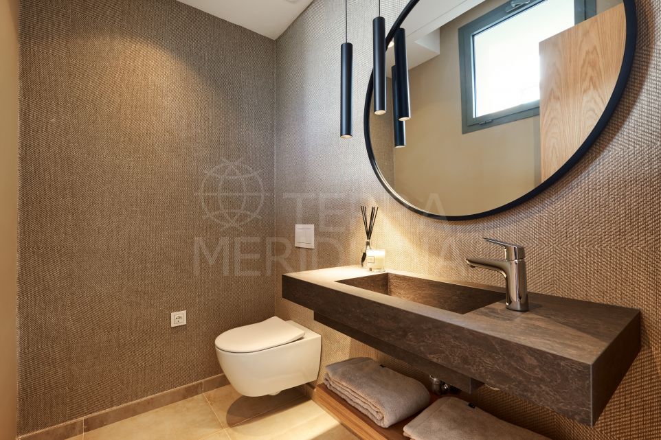 Modern Frontline Golf Villa with Panoramic Views in El Campanario, Estepona