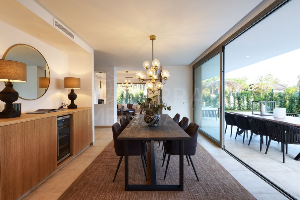 Modern Frontline Golf Villa with Panoramic Views in El Campanario, Estepona