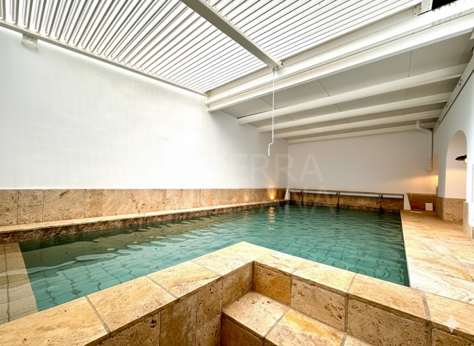 Reformed 4 bed townhouse with pool, guest apartment and adjacent plot for sale in Estepona Old Town