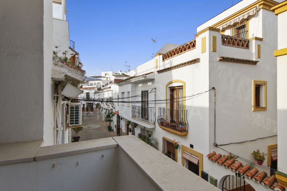 Charmant appartement en duplex de 3 chambres au cœur de la vieille ville d'Estepona