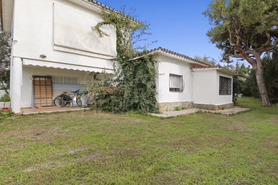 Жилой участок на пляже в Касабланке, Золотая Миля Марбельи