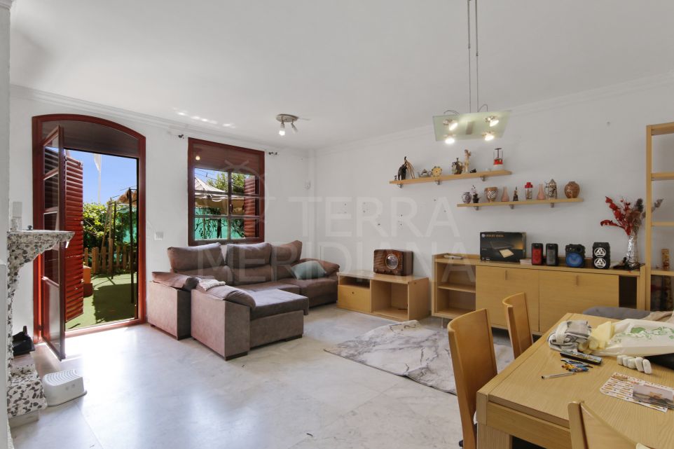 Appartement de trois chambres au rez-de-chaussée à vendre dans le New Golden Mile, Estepona Est