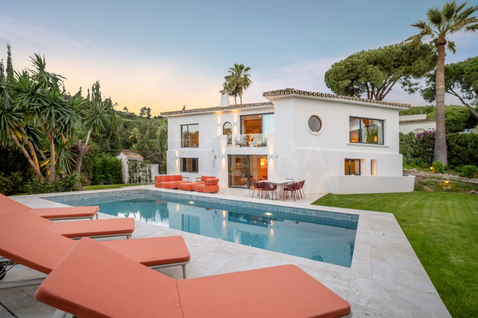 Villa méditerranéenne élégante à quelques pas du club de golf Las Brisas