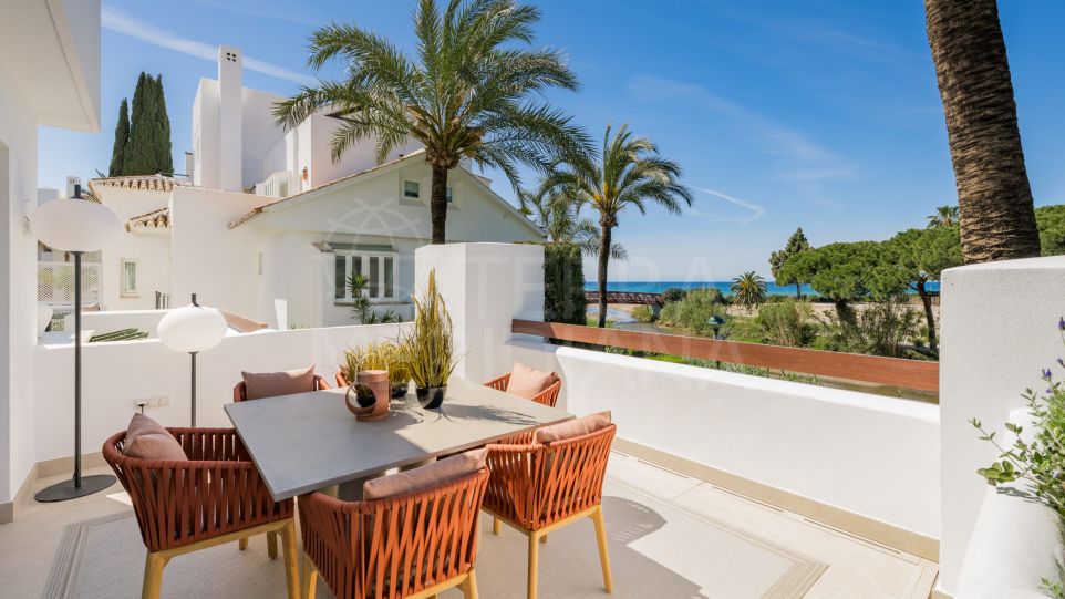 Appartement de luxe de 3 chambres en première ligne de golf à vendre à Palm Beach, Los Monteros