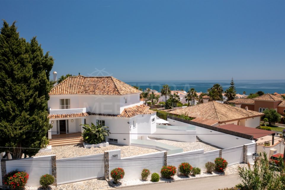 Impecable villa en venta en la tranquila zona de La Gaspara, Estepona