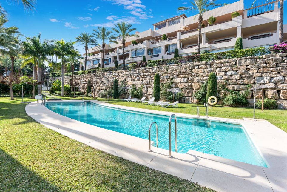 Upgraded first floor apartment with incredible natural light for sale in Paraiso Alto, Benahavis