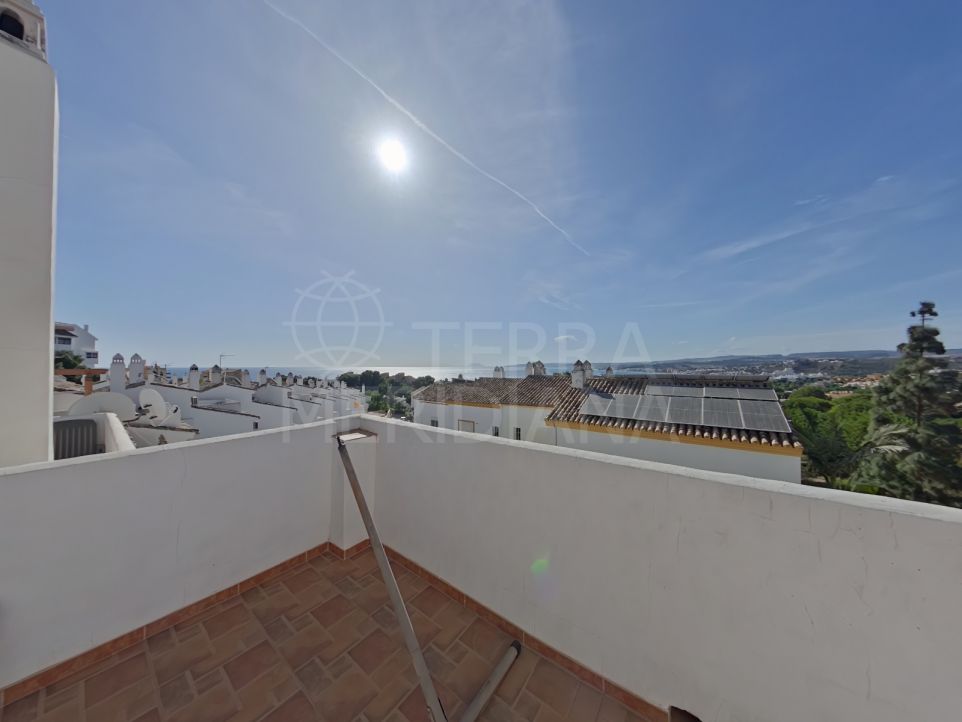 4 storey townhouse for sale with sea views and 3 bedrooms in Seghers, Estepona