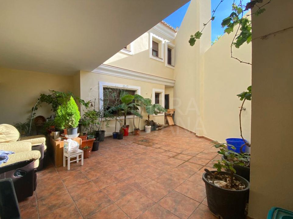 Well located 6 bedroom townhouse for sale in Estepona's Old Town district