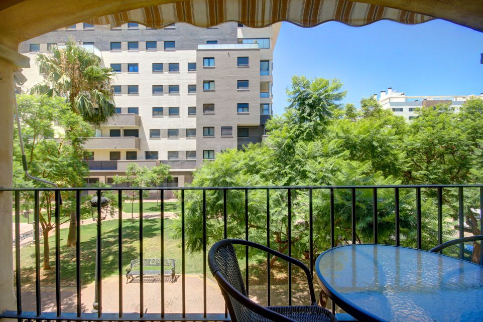 Well-located 1 bedroom apartment for sale in the heart of Estepona