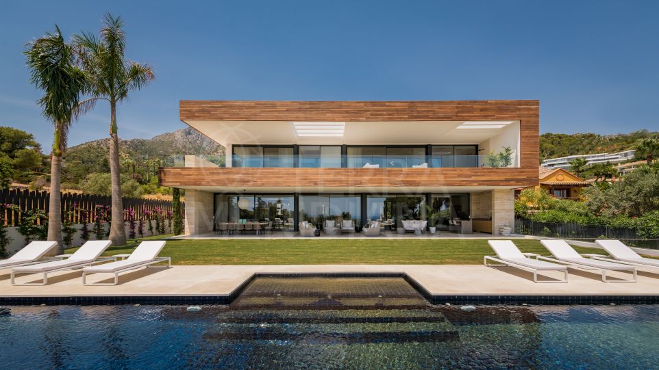Villa de luxe incarnant l'essence d'un resort 5* à vendre à Cascada de Camojan, Marbella Golden Mile