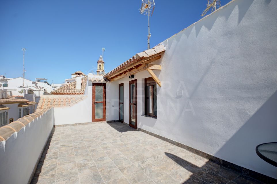 Refurbished townhouse for sale in the old town of Estepona, close to Plaza de las Flores