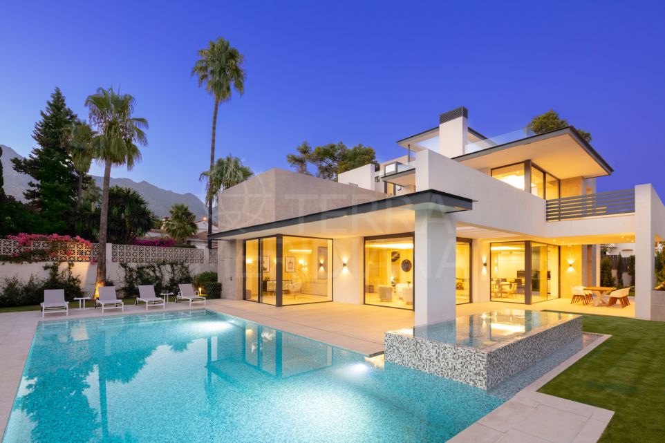 Villa neuve exceptionnelle et unique à vendre dans le quartier privilégié de La Carolina, Marbella Golden Mile