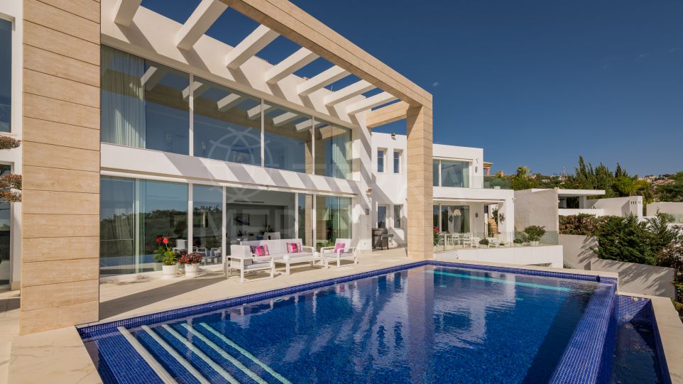 Villa Alegria - A stunning villa in the best position in los Arqueros, with amazing sea and golf views