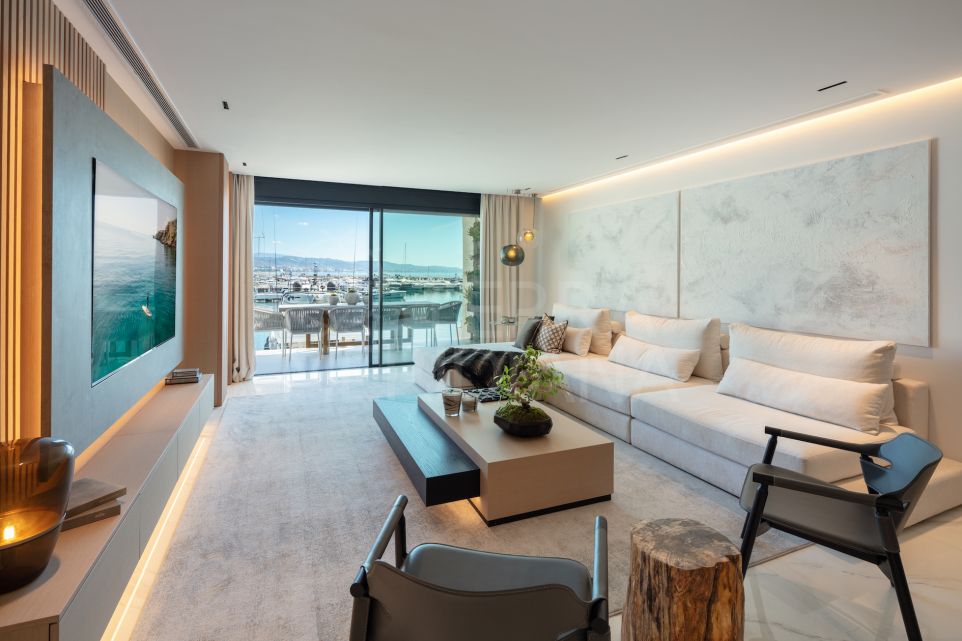 Marina Banus Apartment - Frontline Beach Penthouse - Holiday Rental Letting