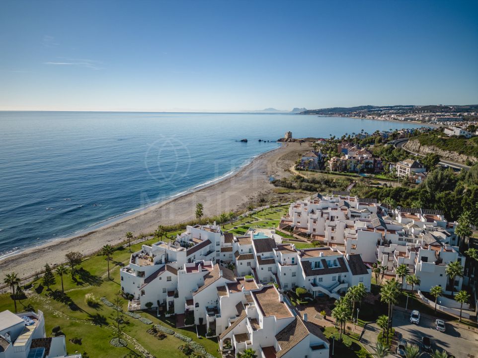 Apartamento ideal como inversión en venta en primera línea de playa en Casares del Mar, Casares