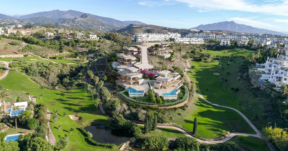 Villa with unmatched elegance and superb views for sale in The Resina 6IX, La Resina Golf, Estepona