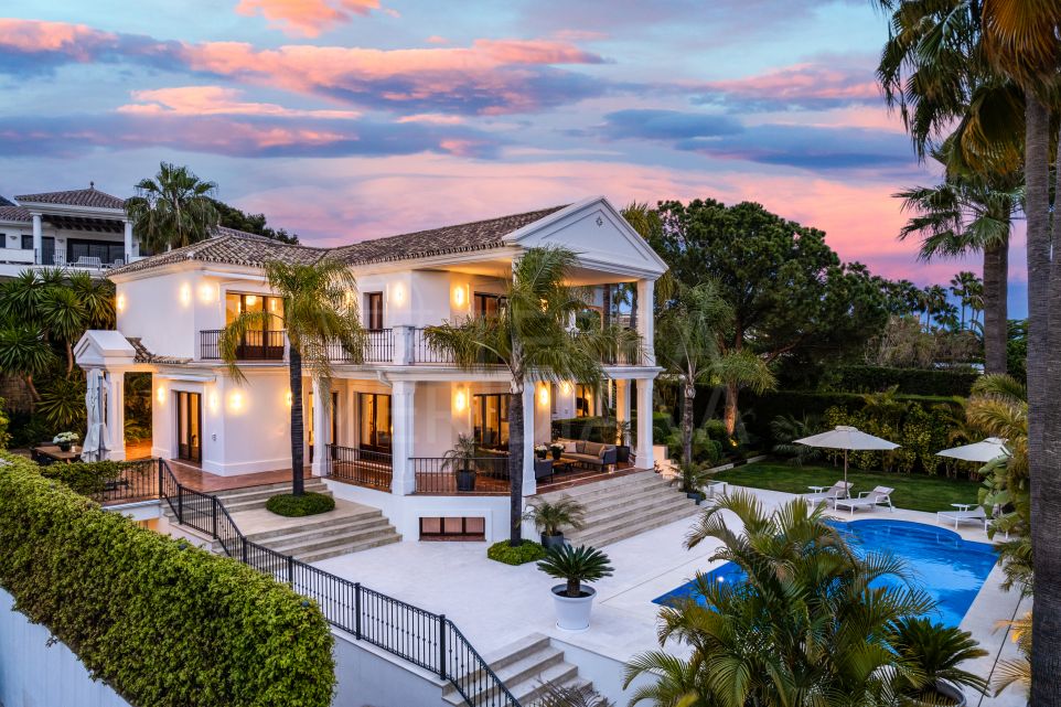 Magnifique villa de luxe avec de nombreuses commodités à vendre à Sierra Blanca, Marbella Golden Mile