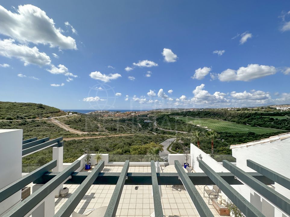 Penthouse en duplex de 3 chambres avec des vues spectaculaires à vendre à Finca Cortesin Golf Resort