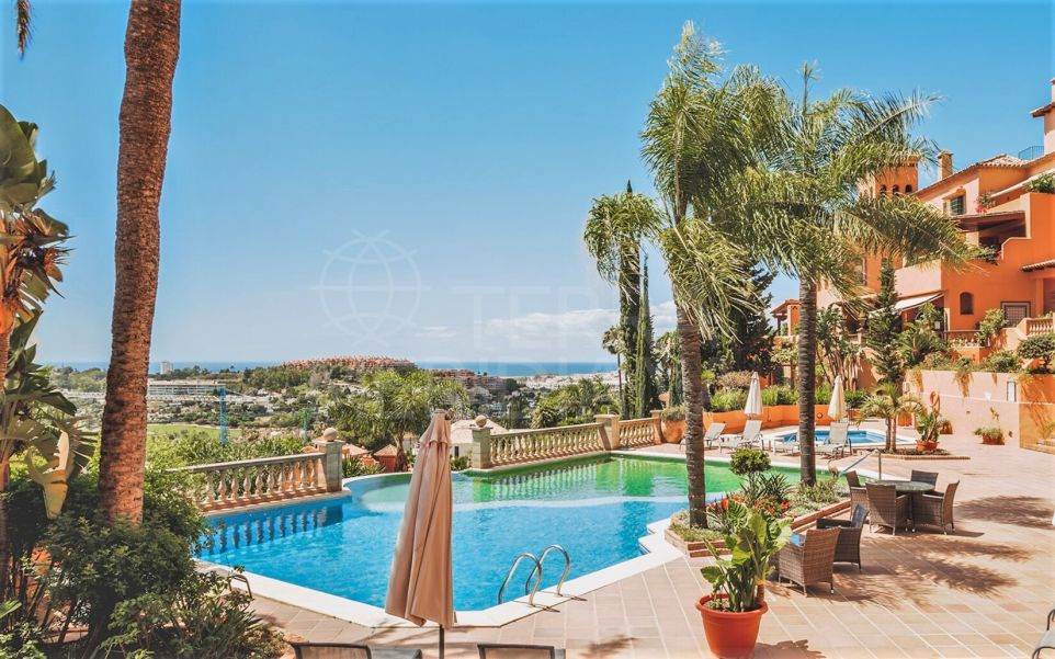Penthouse avec un style de vie " fermer et partir " à vendre à Les Belvederes, Nueva Andalucia, Marbella
