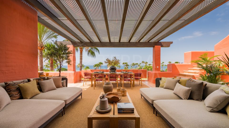Epic penthouse with the highest quality finishes for sale in beachfront Torre Bermeja, Estepona