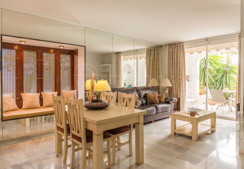 Apartments for sale in Alcazaba Beach, Estepona