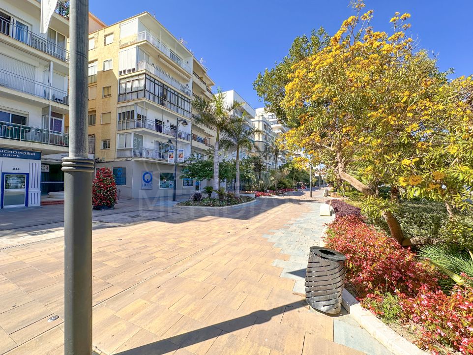 Opportunity to purchase and reform a 2 bed front-line beach apartment in Estepona centre