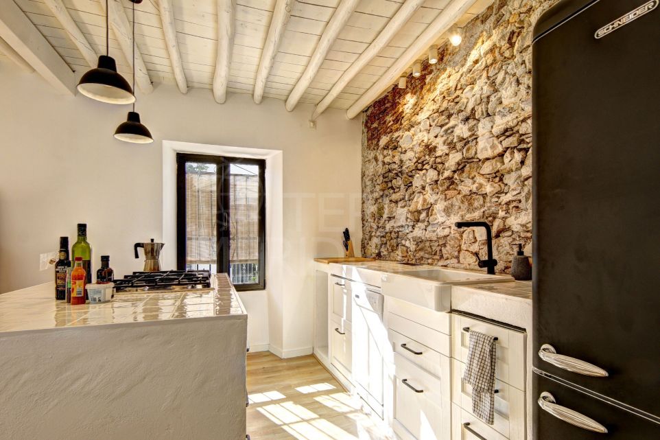Charming renovated ground floor apartment for sale in the old town centre of Estepona