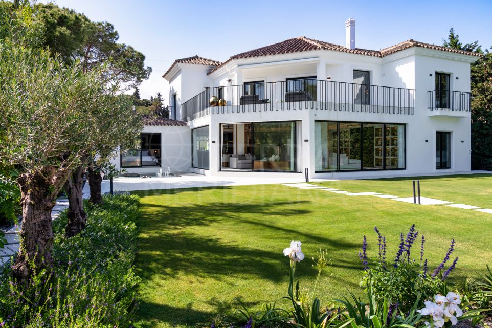 Un luxe inégalé à Villa Diamond, un superbe havre de paix de 6 chambres à vendre à Nueva Andalucia, Marbella