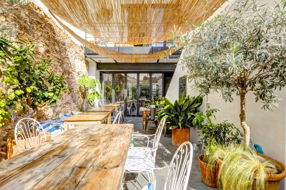 Fully reformed townhouse with large sunny patio for sale in the heart of the old town of Estepona
