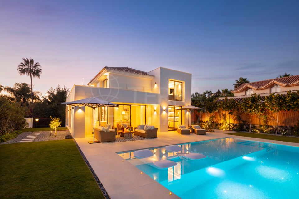 Nueva Andalucia's Gem: The Refined Elegance of Villa Auriga 5 For Sale in Marbella