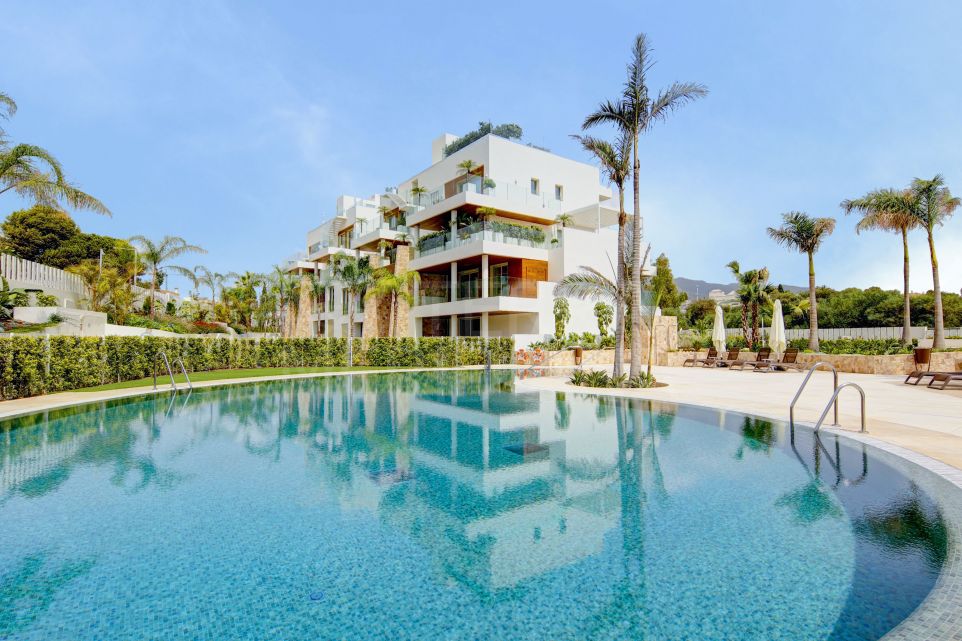 Exquisite Middle Floor Apartment in Benalus community, for sale on Marbella's Golden Mile