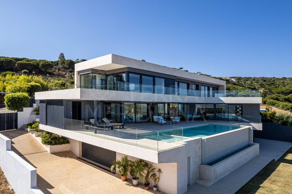 Le luxe moderne rencontre l'élégance panoramique : Villa Atlas à vendre à La Reserva, Sotogrande
