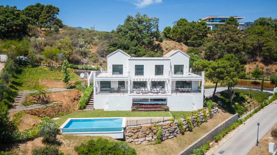 Magnifique villa de style andalou avec vue imprenable sur la mer à vendre à Monte Mayor, Benahavis